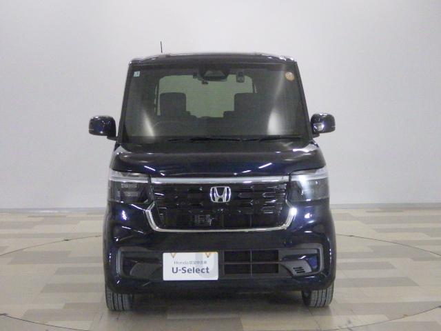 内装、外装は、専任のスタッフが真心込めて丁寧にクリーニングしておりますので、ピカピカに仕上がっております。中古車でもこのキレイな状態は必見です！