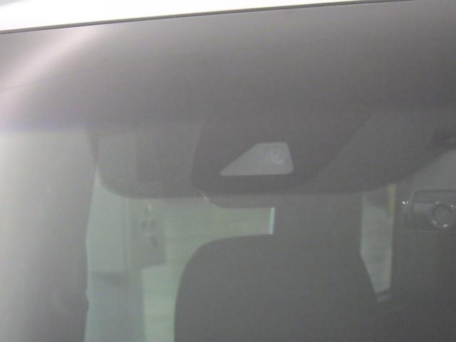 ステップワゴンスパーダ スパーダ・クールスピリットホンダセンシング　サイドエアバック　左右電動スライドドア　助手席エアバッグ　ドライブレコーダ　ＡＡＣ　横滑り防止機能　ターボ車　シートヒータ　ＡＢＳ　アクティブクルーズ　バックモニタ　地ＴＶ　ナビ＆ＴＶ　三列シート（8枚目）