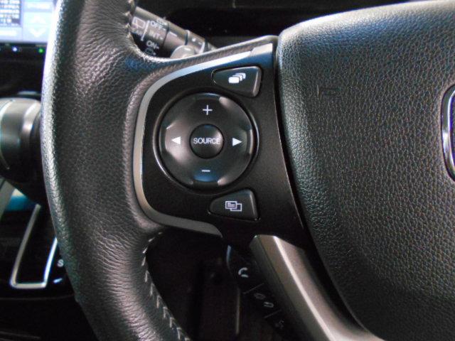 ステップワゴンスパーダ スパーダ・クールスピリットホンダセンシング　サイドエアバック　左右電動スライドドア　助手席エアバッグ　ドライブレコーダ　ＡＡＣ　横滑り防止機能　ターボ車　シートヒータ　ＡＢＳ　アクティブクルーズ　バックモニタ　地ＴＶ　ナビ＆ＴＶ　三列シート（9枚目）