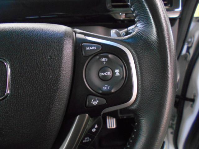 ステップワゴンスパーダ スパーダ・クールスピリットホンダセンシング　サイドエアバック　左右電動スライドドア　助手席エアバッグ　ドライブレコーダ　ＡＡＣ　横滑り防止機能　ターボ車　シートヒータ　ＡＢＳ　アクティブクルーズ　バックモニタ　地ＴＶ　ナビ＆ＴＶ　三列シート（10枚目）