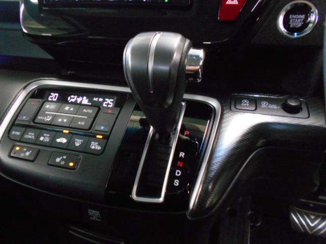 ステップワゴンスパーダ スパーダ・クールスピリットホンダセンシング　サイドエアバック　左右電動スライドドア　助手席エアバッグ　ドライブレコーダ　ＡＡＣ　横滑り防止機能　ターボ車　シートヒータ　ＡＢＳ　アクティブクルーズ　バックモニタ　地ＴＶ　ナビ＆ＴＶ　三列シート（11枚目）