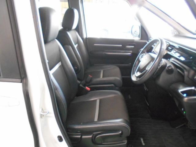 ステップワゴンスパーダ スパーダ・クールスピリットホンダセンシング　サイドエアバック　左右電動スライドドア　助手席エアバッグ　ドライブレコーダ　ＡＡＣ　横滑り防止機能　ターボ車　シートヒータ　ＡＢＳ　アクティブクルーズ　バックモニタ　地ＴＶ　ナビ＆ＴＶ　三列シート（15枚目）