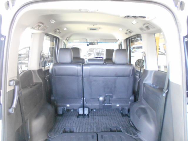 ステップワゴンスパーダ スパーダ・クールスピリットホンダセンシング　サイドエアバック　左右電動スライドドア　助手席エアバッグ　ドライブレコーダ　ＡＡＣ　横滑り防止機能　ターボ車　シートヒータ　ＡＢＳ　アクティブクルーズ　バックモニタ　地ＴＶ　ナビ＆ＴＶ　三列シート（19枚目）