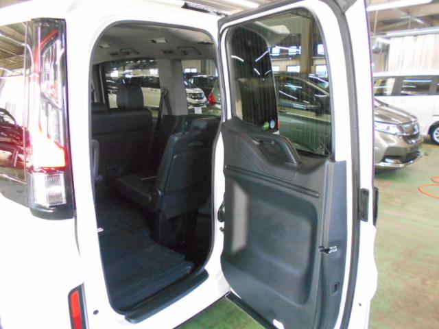 ステップワゴンスパーダ スパーダ・クールスピリットホンダセンシング　サイドエアバック　左右電動スライドドア　助手席エアバッグ　ドライブレコーダ　ＡＡＣ　横滑り防止機能　ターボ車　シートヒータ　ＡＢＳ　アクティブクルーズ　バックモニタ　地ＴＶ　ナビ＆ＴＶ　三列シート（20枚目）