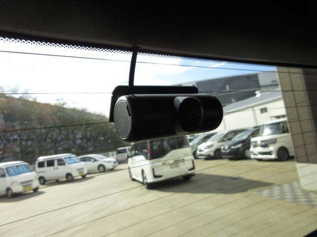 前だけではなく後方にもドラレコ装備！前後でついていると嬉しい装備ですよね！！