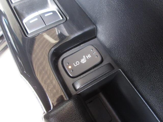 背中とお尻がポッカポカで心地よいシートヒーターも装備されています。真冬でも数十秒で効き始めるので寒さが苦手な方の必需品です☆