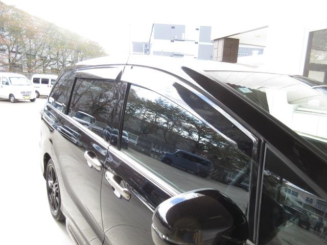 寒冷地でワイパーが凍り付いてしまった際にフロントガラスを暖めて、ワイパーが作動できるようにするワイパーデアイサー付きです！