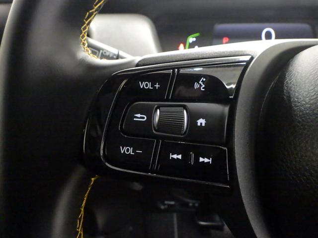 フィット ｅ：ＨＥＶＲＳ　禁煙車　エアバッグ　ナビ＆ＴＶ　パワーウィンドウ　助手席エアバッグ　Ｄレコ　フルセグテレビ　ＬＥＤヘッドランプ　セキュリティアラーム　フルオートエアコン　ＥＴＣ装備　スマートキ　パワーステアリング（7枚目）