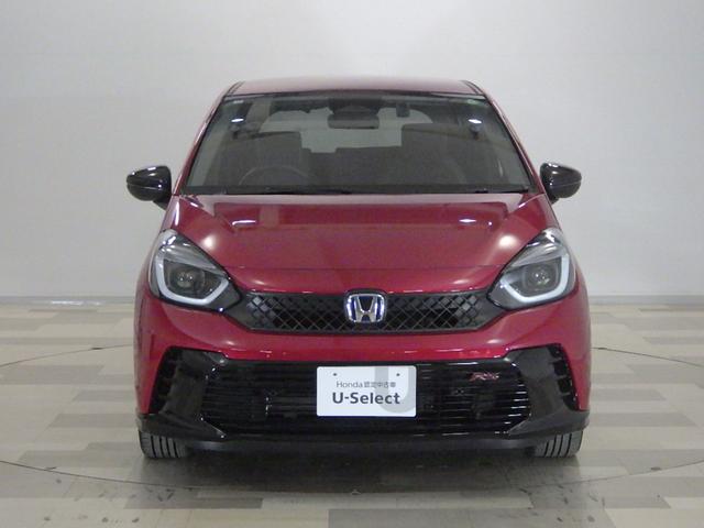 フィット ｅ：ＨＥＶＲＳ　禁煙車　エアバッグ　ナビ＆ＴＶ　パワーウィンドウ　助手席エアバッグ　Ｄレコ　フルセグテレビ　ＬＥＤヘッドランプ　セキュリティアラーム　フルオートエアコン　ＥＴＣ装備　スマートキ　パワーステアリング（26枚目）