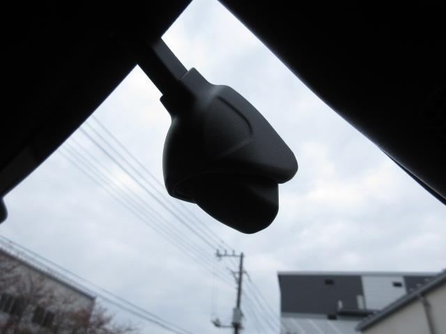 『ドライブレコーダー』動画を残すことで万が一の事態に遭遇した時の必須アイテムです！急ブレーキ・急ハンドルが起こった際、自動で記録が上書きされずに保存され、後でＰＣ等で確認出来ます。