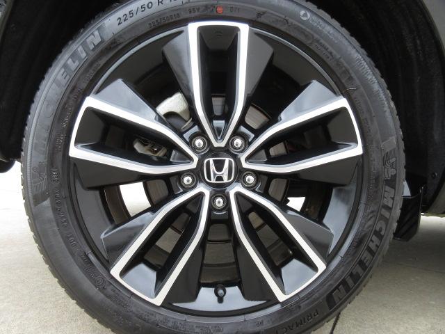 アルミホイール付きで足元もスタイリッシュに！