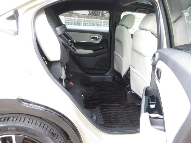 座面を跳ね上げれば、後席が背の高い空間に◎アイデア次第で使い方が広がります♪