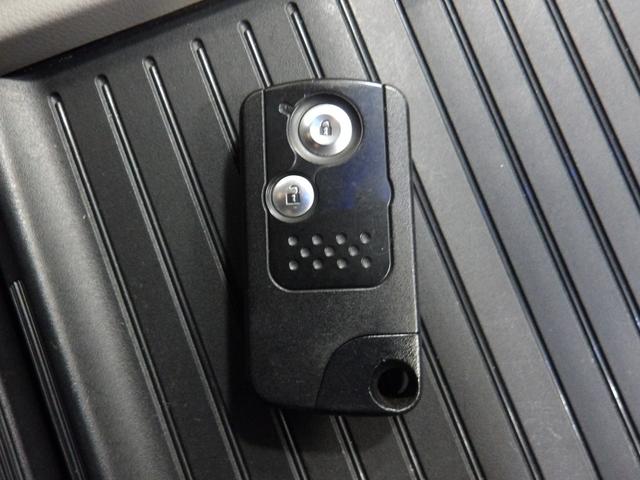 オデッセイ Ｍ　マルチビューカメラ・ＨＩＤ・ＥＴＣ・スマートキー・３列シート・禁煙車（14枚目）