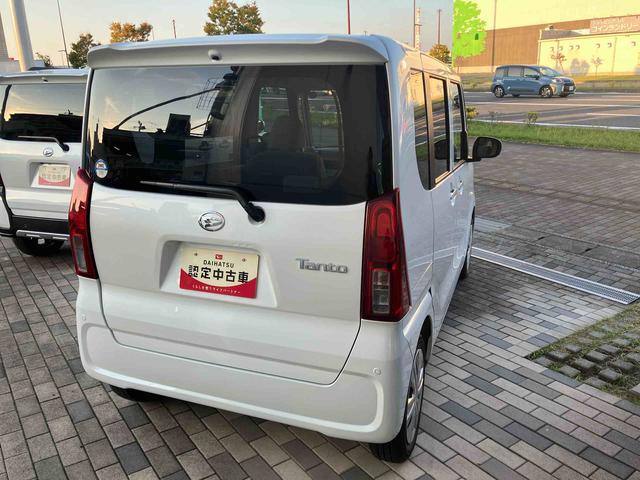 タント L スライドドア LEDヘッドライト オートライト プッシュボタンスターター オート格納ドアミラー オートエアコン 上下2段調節式デッキボード コーナーセンサー 衝突被害軽減ブレーキ(6枚目)