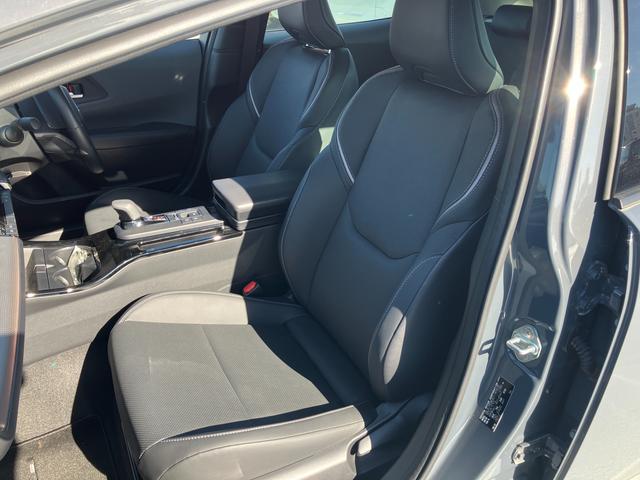 プリウス Ｚ　ナビ　全方位モニター　ソーラーパネル装着車　バックカメラ　オートライト　プッシュスタート　オートエアコン　衝突被害軽減システム　衝突安全ボディ（30枚目）