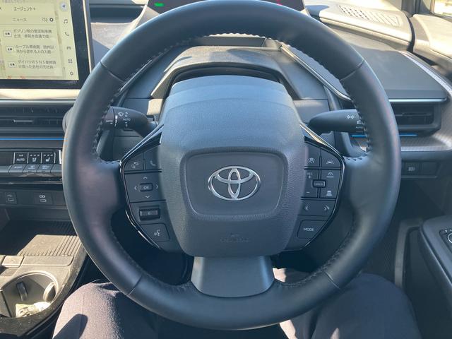 プリウス Ｚ　ナビ　全方位モニター　ソーラーパネル装着車　バックカメラ　オートライト　プッシュスタート　オートエアコン　衝突被害軽減システム　衝突安全ボディ（31枚目）