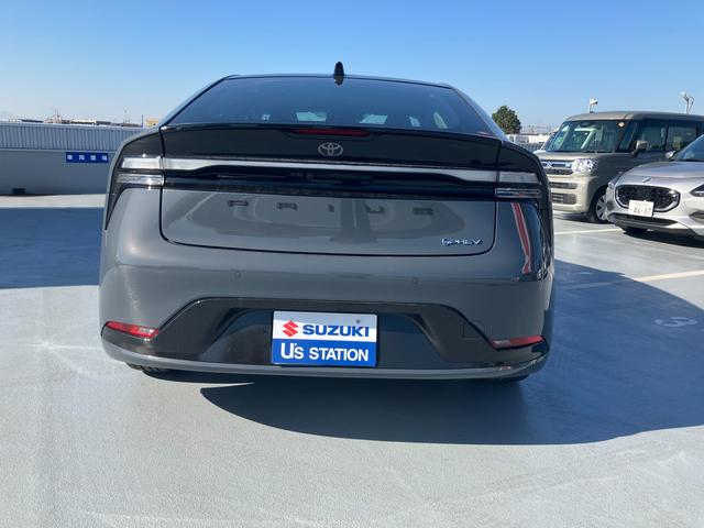 プリウス Ｚ　ナビ　全方位モニター　ソーラーパネル装着車　バックカメラ　オートライト　プッシュスタート　オートエアコン　衝突被害軽減システム　衝突安全ボディ（42枚目）