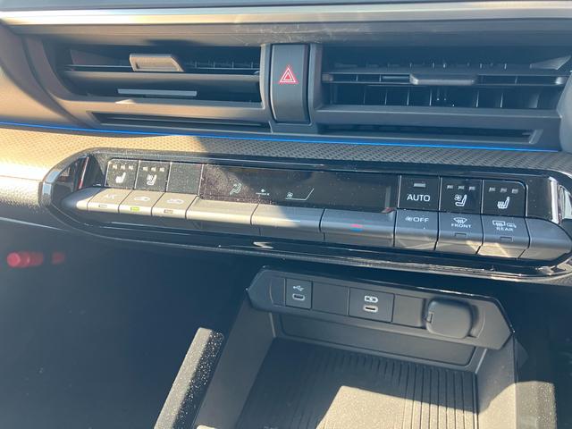 プリウス Ｚ　ナビ　全方位モニター　ソーラーパネル装着車　バックカメラ　オートライト　プッシュスタート　オートエアコン　衝突被害軽減システム　衝突安全ボディ（63枚目）