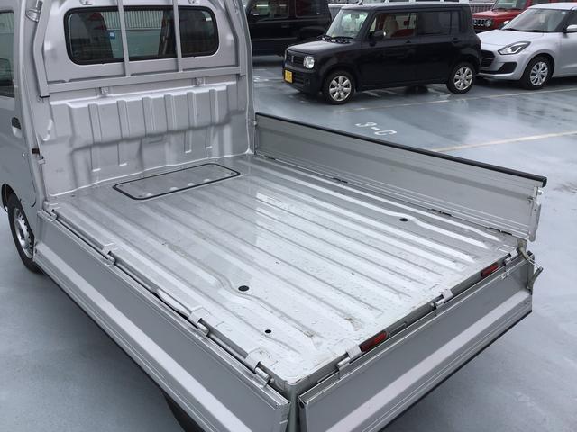 �ʐ^�ł��`���o���Ȃ��ԗ���Ԃ⑕���i���������܂��B�@���ۂɂ��Ԃ���������������΃C���[�W�����₷���Ǝv���܂��̂ł��Ђ����X�E�����k���҂����Ă���܂���@�l�b�g�f�ڑO�̂��Ԃ������������܂�