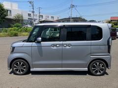パワースライドドア機能付きです。どなたにも便利な機能です。 4