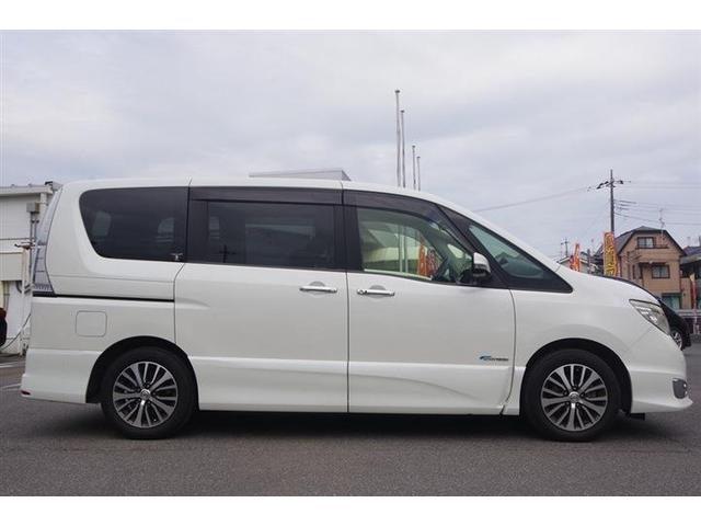 セレナ ハイウェイスター　Ｓ－ハイブリッド　アイドリングＳＴＯＰ　スマートエントリー　Ｗエアコン　衝突安全ボディ　寒冷地仕様　３列シート　フルフラットシート　オートクルーズ　セキュリティ　ウォークスルー　ＡＢＳ　キーレス　パワーウィンドウ（8枚目）