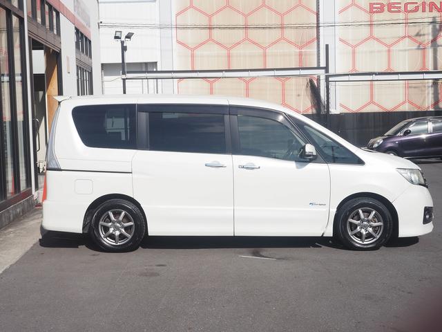 セレナ ライダー　ブラックライン　Ｓ－ハイブリッド　純正メモリナビ　フルセグＴＶ　Ｂｌｕｅｔｏｏｔｈ　バックカメラ　両側電動スライドドア　クルーズコントロール　ＥＴＣ　社外アルミ　プッシュスタート　スマートキー（12枚目）