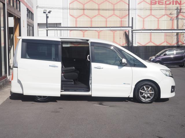 セレナ ライダー　ブラックライン　Ｓ－ハイブリッド　純正メモリナビ　フルセグＴＶ　Ｂｌｕｅｔｏｏｔｈ　バックカメラ　両側電動スライドドア　クルーズコントロール　ＥＴＣ　社外アルミ　プッシュスタート　スマートキー（14枚目）