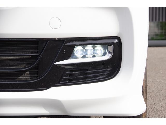 外装磨き・ルームクリーニングを行った後に納車をさせて頂いております。納車の瞬間から快適に乗っていただくための最善を尽くしお客様に喜んで頂けるクルマ屋です。