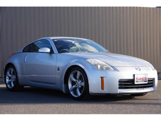 フェアレディZ バージョンT 本革シート 盗難防止システム パワーシート キーレス シートヒーター パワーステアリング オートエアコン ABS 助手席エアバック パワーウィンドウ 衝突安全ボディ 運転席エアバック カセット(4枚目)