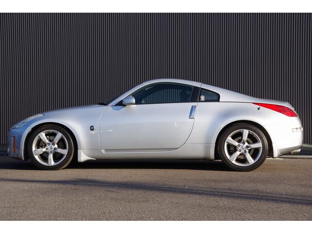 フェアレディZ バージョンT 本革シート 盗難防止システム パワーシート キーレス シートヒーター パワーステアリング オートエアコン ABS 助手席エアバック パワーウィンドウ 衝突安全ボディ 運転席エアバック カセット(9枚目)