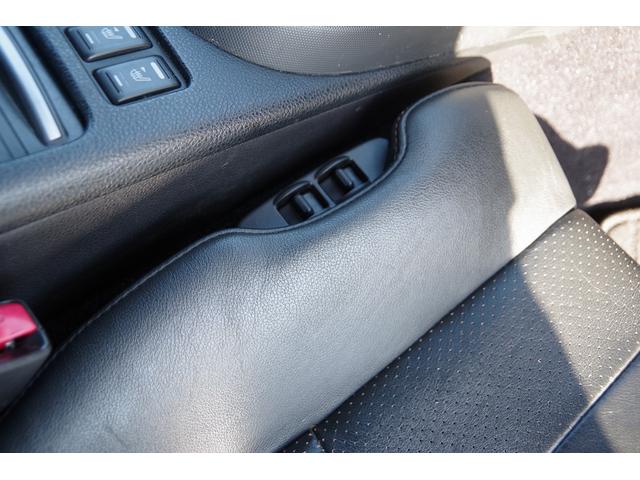 フェアレディZ バージョンT 本革シート 盗難防止システム パワーシート キーレス シートヒーター パワーステアリング オートエアコン ABS 助手席エアバック パワーウィンドウ 衝突安全ボディ 運転席エアバック カセット(29枚目)