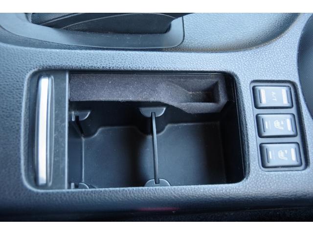 フェアレディZ バージョンT 本革シート 盗難防止システム パワーシート キーレス シートヒーター パワーステアリング オートエアコン ABS 助手席エアバック パワーウィンドウ 衝突安全ボディ 運転席エアバック カセット(33枚目)