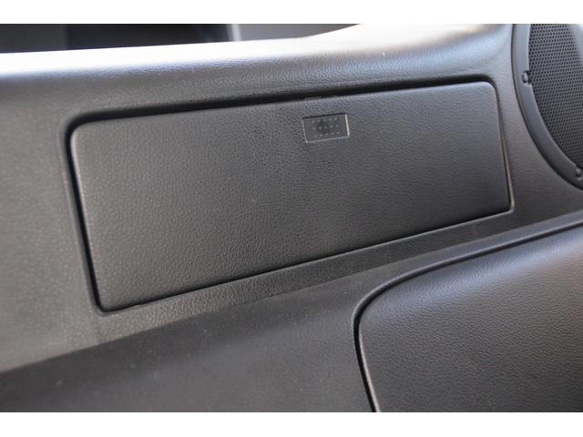 フェアレディZ バージョンT 本革シート 盗難防止システム パワーシート キーレス シートヒーター パワーステアリング オートエアコン ABS 助手席エアバック パワーウィンドウ 衝突安全ボディ 運転席エアバック カセット(36枚目)