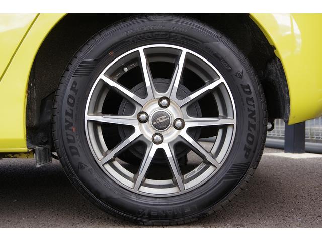 フィットハイブリッド Ｌパッケージ　電動格納式ミラー　ＡＵＴＯライト　ナビ＆ＴＶ　地デジフルセグＴＶ　ＵＳＢ　サイドエアバック　ＤＶＤ再生　バックカメラ　オートクルーズコントロール　イモビライザー　ＥＴＣ　ＥＳＣ　ＡＵＴＯエアコン（11枚目）