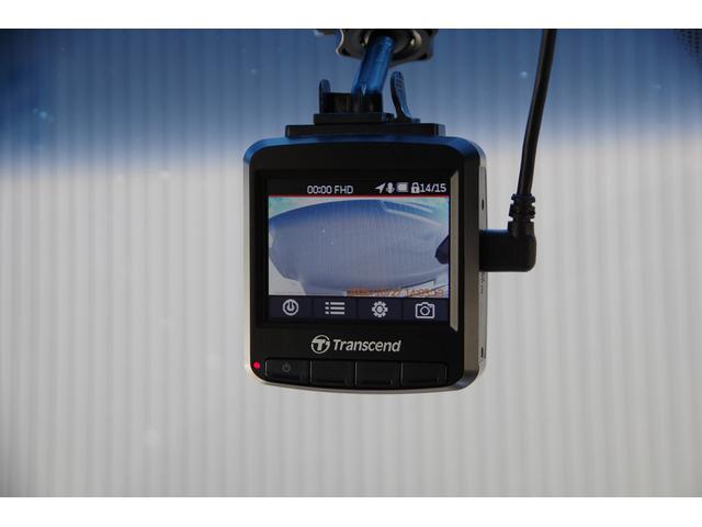 フィットハイブリッド Ｌパッケージ　電動格納式ミラー　ＡＵＴＯライト　ナビ＆ＴＶ　地デジフルセグＴＶ　ＵＳＢ　サイドエアバック　ＤＶＤ再生　バックカメラ　オートクルーズコントロール　イモビライザー　ＥＴＣ　ＥＳＣ　ＡＵＴＯエアコン（39枚目）