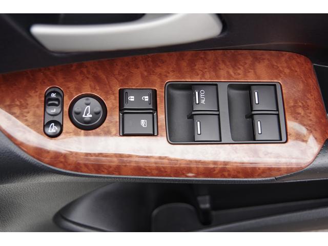 オデッセイ M サイドカメラ フロントカメラ ワンセグテレビ エアバック 横滑り防止 AUTOエアコン Rカメラ AUTOライト DVD PW キーレス 三列シート USB ETC ABS HDDナビ ナビTV(44枚目)