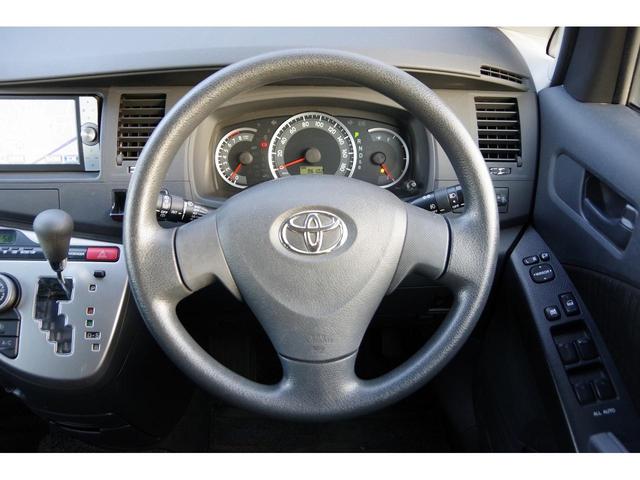 アイシス プラタナ Bカメ プッシュスタートスマートキー パワーウインドウ キーレスエントリー ダブルエアバッグ 横滑り防止 オートエアコン DVD 3列シート イモビライザー ETC パワステ 電動格納ミラー ABS(11枚目)