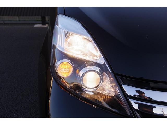 アイシス プラタナ Bカメ プッシュスタートスマートキー パワーウインドウ キーレスエントリー ダブルエアバッグ 横滑り防止 オートエアコン DVD 3列シート イモビライザー ETC パワステ 電動格納ミラー ABS(13枚目)