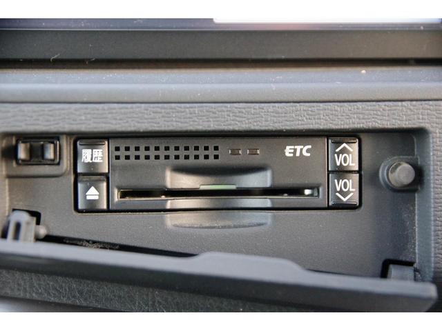 アイシス プラタナ Bカメ プッシュスタートスマートキー パワーウインドウ キーレスエントリー ダブルエアバッグ 横滑り防止 オートエアコン DVD 3列シート イモビライザー ETC パワステ 電動格納ミラー ABS(20枚目)