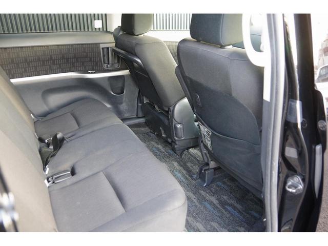 アイシス プラタナ Bカメ プッシュスタートスマートキー パワーウインドウ キーレスエントリー ダブルエアバッグ 横滑り防止 オートエアコン DVD 3列シート イモビライザー ETC パワステ 電動格納ミラー ABS(22枚目)