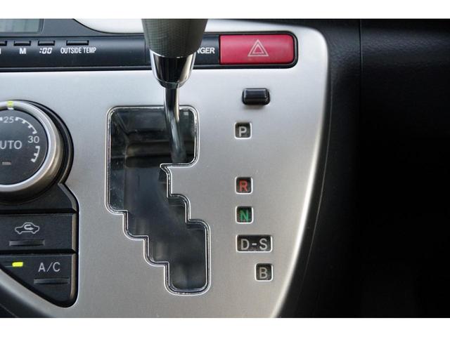 アイシス プラタナ Bカメ プッシュスタートスマートキー パワーウインドウ キーレスエントリー ダブルエアバッグ 横滑り防止 オートエアコン DVD 3列シート イモビライザー ETC パワステ 電動格納ミラー ABS(28枚目)