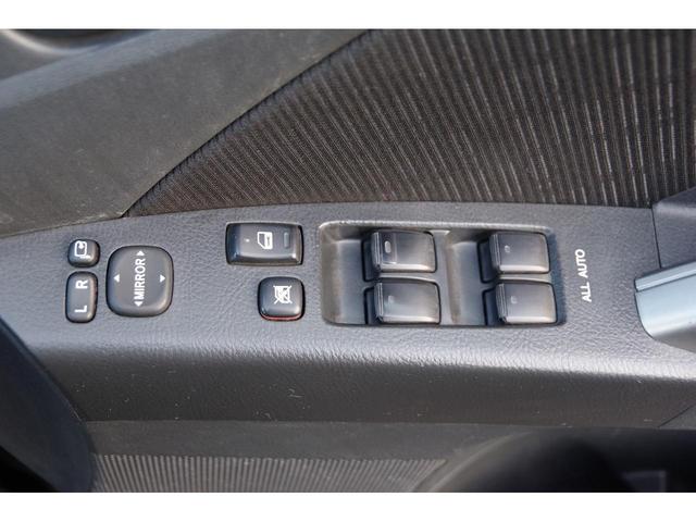 アイシス プラタナ Bカメ プッシュスタートスマートキー パワーウインドウ キーレスエントリー ダブルエアバッグ 横滑り防止 オートエアコン DVD 3列シート イモビライザー ETC パワステ 電動格納ミラー ABS(32枚目)