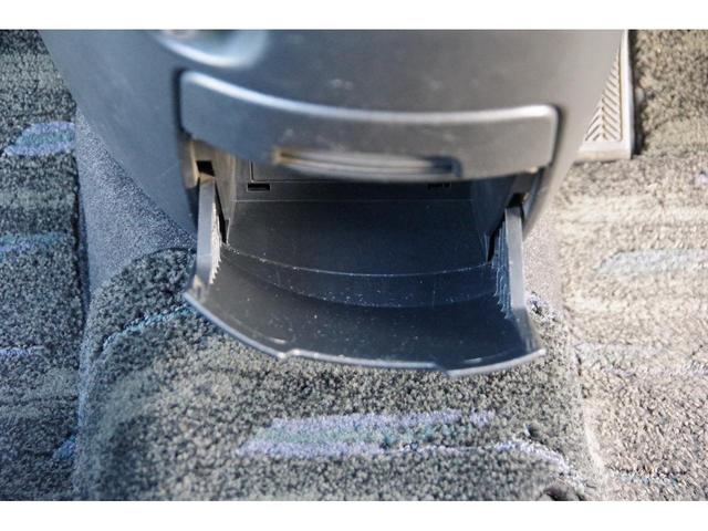 アイシス プラタナ Bカメ プッシュスタートスマートキー パワーウインドウ キーレスエントリー ダブルエアバッグ 横滑り防止 オートエアコン DVD 3列シート イモビライザー ETC パワステ 電動格納ミラー ABS(39枚目)