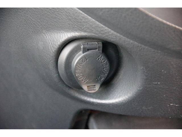 アイシス プラタナ Bカメ プッシュスタートスマートキー パワーウインドウ キーレスエントリー ダブルエアバッグ 横滑り防止 オートエアコン DVD 3列シート イモビライザー ETC パワステ 電動格納ミラー ABS(40枚目)