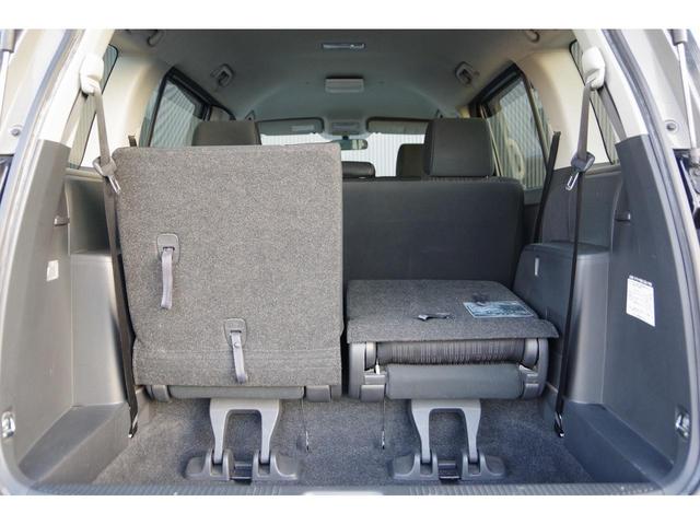 アイシス プラタナ Bカメ プッシュスタートスマートキー パワーウインドウ キーレスエントリー ダブルエアバッグ 横滑り防止 オートエアコン DVD 3列シート イモビライザー ETC パワステ 電動格納ミラー ABS(43枚目)