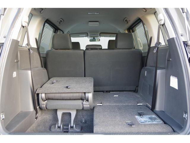 アイシス プラタナ Bカメ プッシュスタートスマートキー パワーウインドウ キーレスエントリー ダブルエアバッグ 横滑り防止 オートエアコン DVD 3列シート イモビライザー ETC パワステ 電動格納ミラー ABS(45枚目)