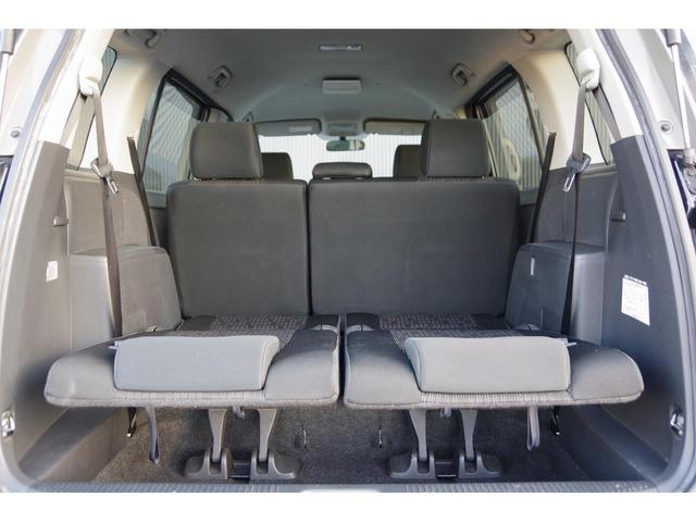 アイシス プラタナ Bカメ プッシュスタートスマートキー パワーウインドウ キーレスエントリー ダブルエアバッグ 横滑り防止 オートエアコン DVD 3列シート イモビライザー ETC パワステ 電動格納ミラー ABS(46枚目)