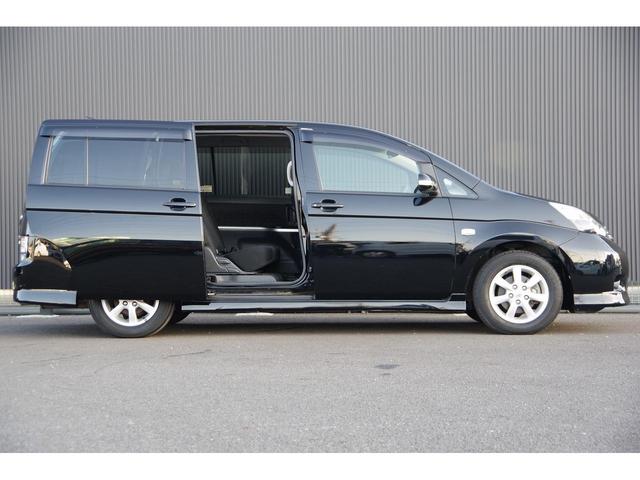 アイシス プラタナ Bカメ プッシュスタートスマートキー パワーウインドウ キーレスエントリー ダブルエアバッグ 横滑り防止 オートエアコン DVD 3列シート イモビライザー ETC パワステ 電動格納ミラー ABS(52枚目)