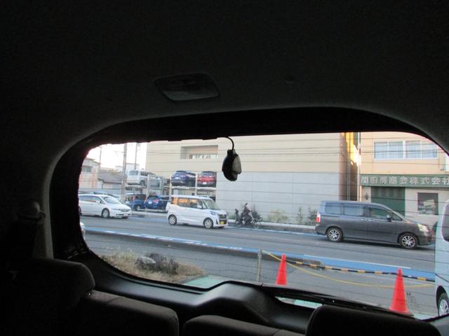 フリード Ｇ　禁煙車　Ｃパッケージ　ナビ　ＥＴＣ　ドラレコ　ワンオーナー　ベンチシート　記録簿　３列シート　ＬＥＤヘッドライト　パワーウインドウ　地デジ　Ｒカメラ　イモビ　ＶＳＡ　ドライブレコーダー　エアコン（3枚目）