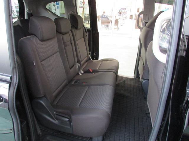 フリード Ｇ　禁煙車　Ｃパッケージ　ナビ　ＥＴＣ　ドラレコ　ワンオーナー　ベンチシート　記録簿　３列シート　ＬＥＤヘッドライト　パワーウインドウ　地デジ　Ｒカメラ　イモビ　ＶＳＡ　ドライブレコーダー　エアコン（5枚目）